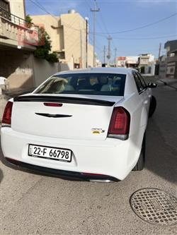 کرایسلەر 300